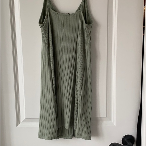 Light olive dress - Picture 4 of 6